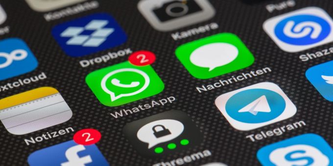 Was steckt hinter dem angeblichen dritten WhatsApp-Haken? (Symbolbild) WhatsApp Haken