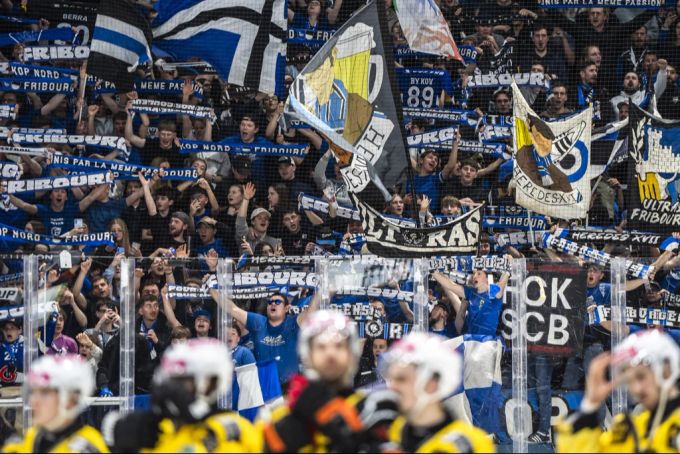 Die Fans von Fribourg-Gottéron. Fribourg-Gottéron