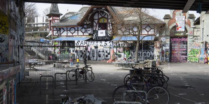Die Reitschule in Bern bleibt vorerst geschlossen. reitschule