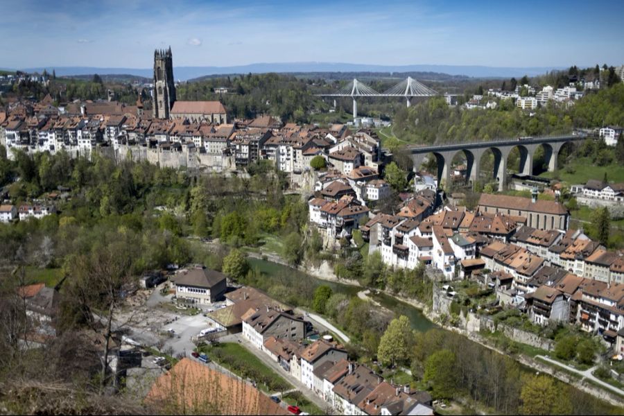 Angestellte der Stadt Freiburg bekommen künftig drei Tage Menstruations-Ferien pro Monat.