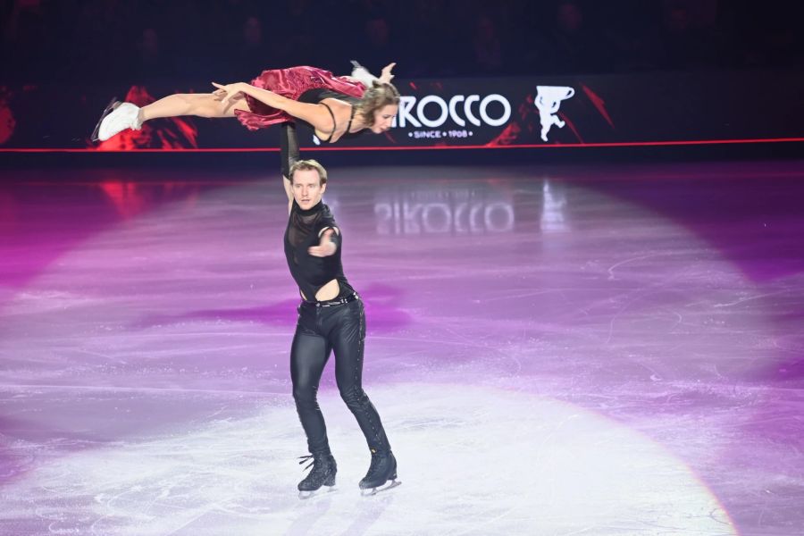 Das Publikum war begeistert von der «Art on Ice»-Premiere im Zürcher Hallenstadion.