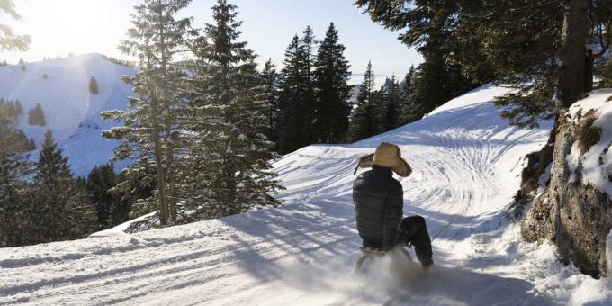 Ski Schlitteln Winterferien Berge