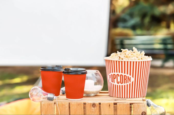 In der Freizeit sind Kinos und Open-Air-Kinos sehr beliebt. Freizeit