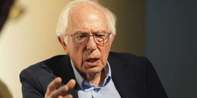 Bernie Sanders gilt als Kultfigur der US-Linken. Sein Berater kritisiert die Demokratische Partei nun scharf. Bernie Sanders