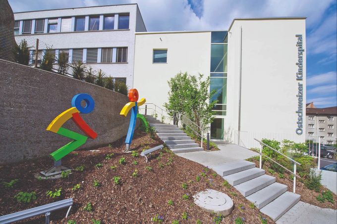Aussenaufnahme des Ostschweizer Kinderspitals. Krankenhaus Schweiz