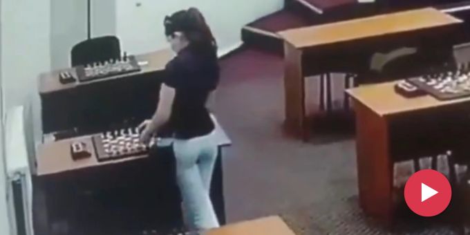 Gift-Eklat - Schachspielerin schmiert Gegnerin Quecksilber auf Brett