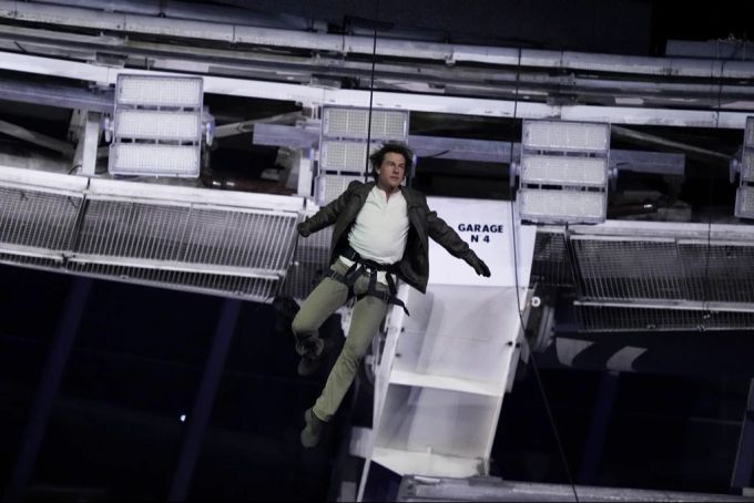 Tom Cruise