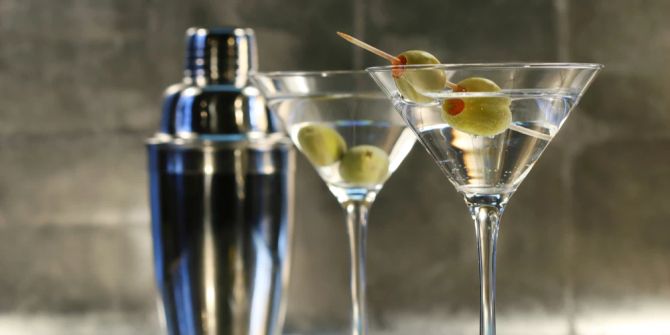 Martini Glas Oliven Shaker