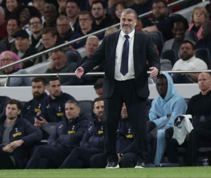 Didi Hamann bringt Tottenham-Coach Ange Postecoglou als neuen Trainer für Bayern München ins Gespräch. Ange Postecoglou