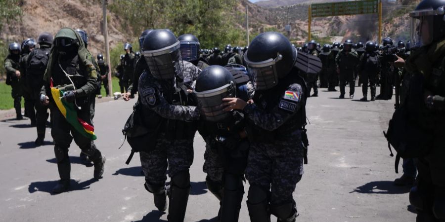 Bolivien 200 Soldaten