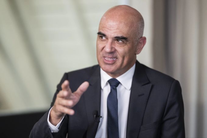 Alain Berset äussert sich auch ablehnend.