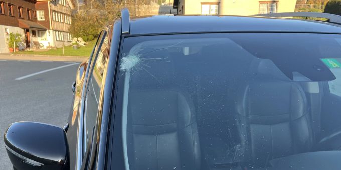 Appenzell AI - E-Bikerin (38) bei Kollision mit Auto verletzt