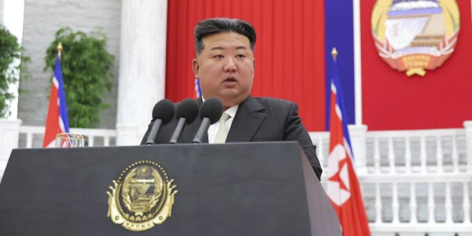 In Nordkorea - Kim Jong Un besichtigt Urananreicherungsanlage