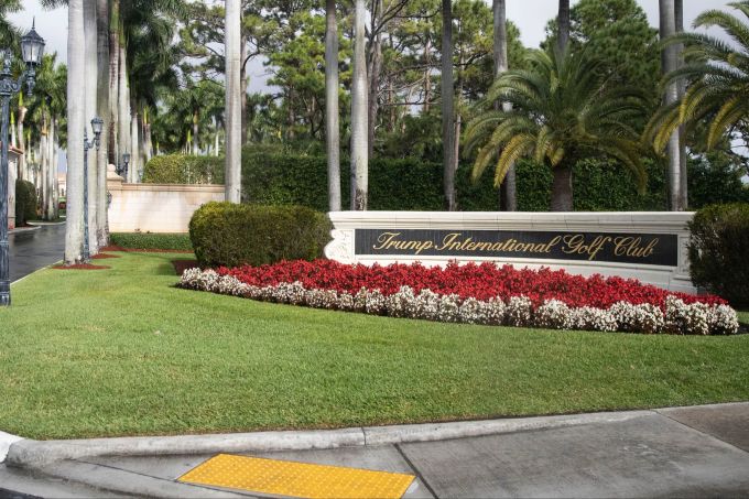 Trump spielt regelmässig Golf in West Palm Beach. (Archivbild). Alex Brandon/AP Gefahr auf Golfplatz: Mögliches Attentat auf Trump vereitelt