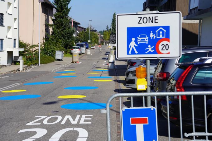 Strasse mit Tempolimit 20