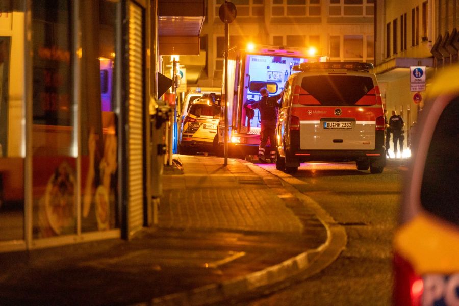 Rettungskräfte und Polizei waren die gesamte Nacht über im Einsatz.