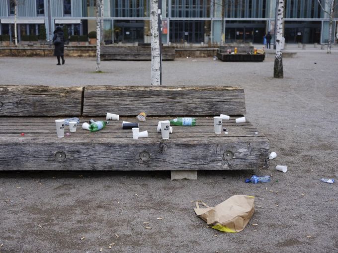Littering, wie hier in Zürich, bezeichnet das Vermüllen des öffentlichen Raums. (Archivbild) Littering Zürich