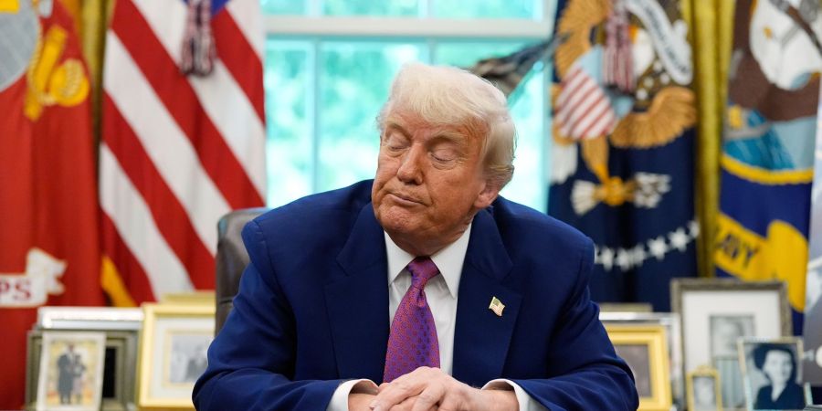 US-Präsident Trump verbreitet verstärkt Verschwörungstheorien über seinen Amtsvorgänger Biden.