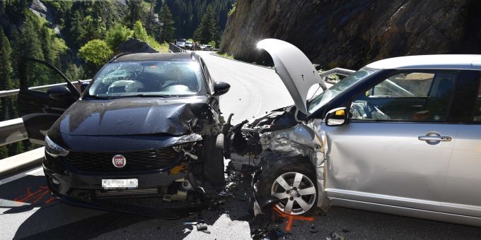 In Ferrera sind zwei Autos kollidiert. Kollision Ferrera
