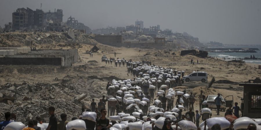 palästinenser mit mehl gaza