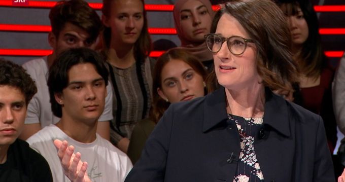 Céline Widmer, Nationalrätin SP/ZH, wirft den Gegnern der Individualbesteuerung vor, Frauen zurück an den «Herd» bringen zu wollen. «Arena»