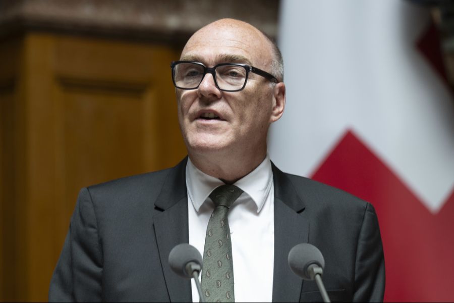 Muss wegen des F-35-Preises einen Krisengipfel einberufen: Bundesrat Martin Pfister.