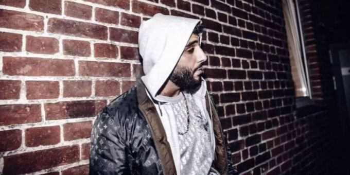 Der Berliner Rapper Samra gab am Samstagnachmittag ein Gratiskonzert. Samra