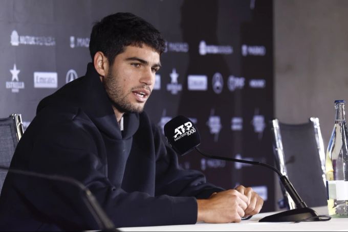 Carlos Alcaraz muss seine Teilnahme in Madrid absagen. Carlos Alcaraz