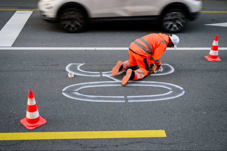 Eine solche Ausnahme könnte beispielsweise gewährt werden, falls die Strasse an einer Schule vorbeiführt.