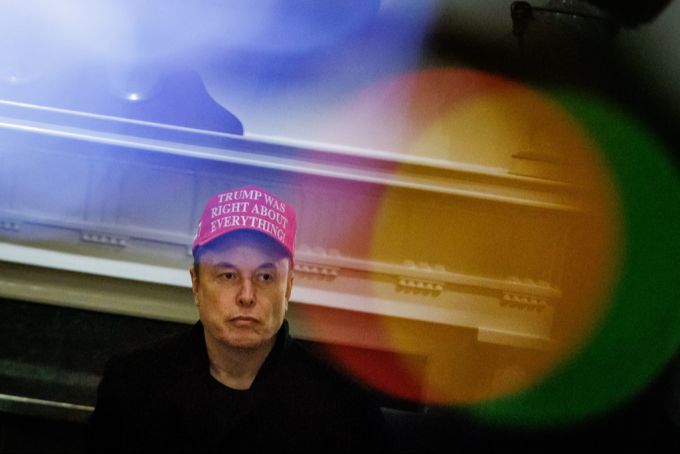 Die Spannungen zwischen Musk und Trump belasten die Tesla-Aktie. (Archivbild) musk tesla aktie