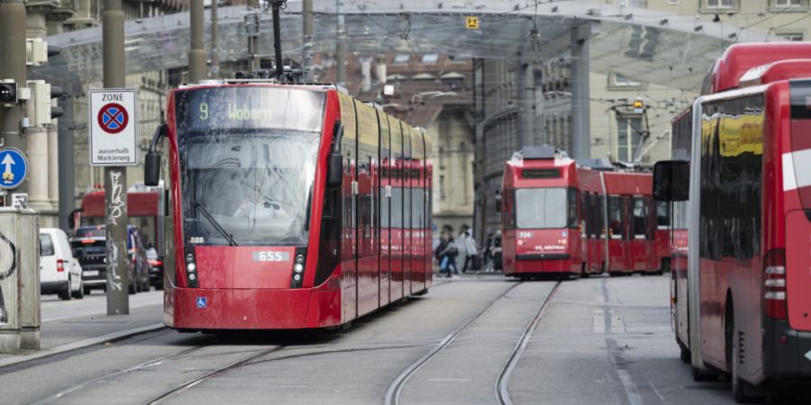 Die Tramlinie nach Kleinwabern kann voraussichtlich ab 2028 gebaut werden. (Archivbild)