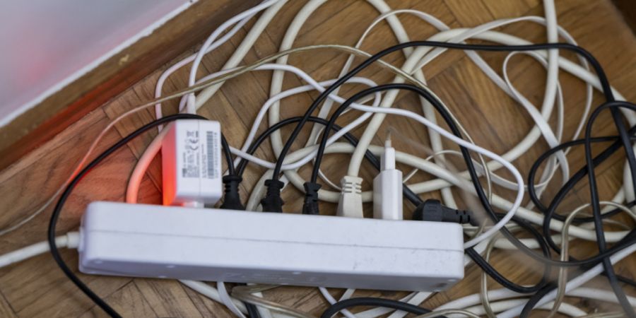 Auch 2027 wird in Obwalden der Strom etwas günstiger. (Symbolbild)