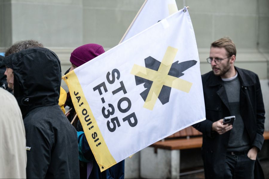 Die Schweiz entschied sich für den nur leicht anderen Typ F-35A. Die Beschaffung der neuen Kampfjets sorgt in der Schweiz für Diskussionen.