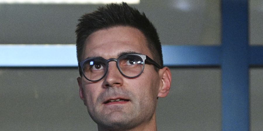 Sepp Müller (CDU), Bundestagsabgeordneter, spricht nach einer Sitzung des Landesvorstands im Gründungs- und Technologietransfer Zentrum Handwerk zur Presse. Foto: Klaus-Dietmar Gabber...