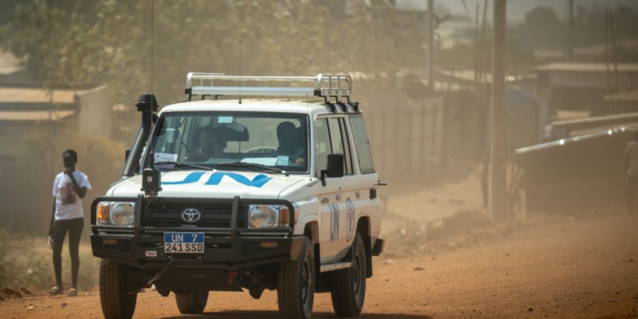 ARCHIV - Ein Geländewagen der Mission Unmiss der Vereinten Nationen ist auf den Straßen von Juba unterwegs. Foto: Michael Kappeler/dpa/Archivbild