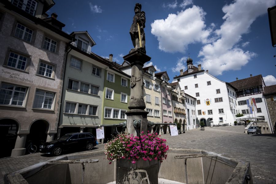 Auch andere Schweizer Gemeinden haben wegen der Trockenheit schon ihre Brunnen abgestellt. So etwa Wil SG.