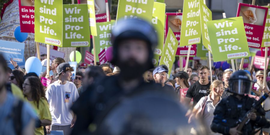 Die Stadt Zürich will den «Marsch fürs Läbe» auch dieses Jahr nicht in der Innenstadt bewilligen. Die Veranstalter beharren auf ihrer Forderung. (Archivbild)