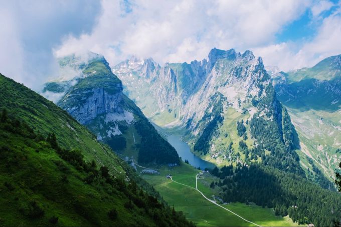 Legen Sie einen Ruhetag ein, wenn Sie Symptome der Höhenkrankheit bemerken. Outdoor