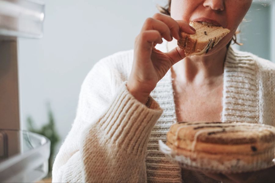 Frau, Essen, Kuchen