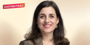 Frau Porträtfoto braun Wasserfallen