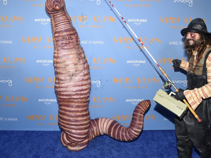 Kennen sich mit Würmern bestens aus: Heidi Klum mit Gatte Tom an Halloween 2022. (Archivbild)