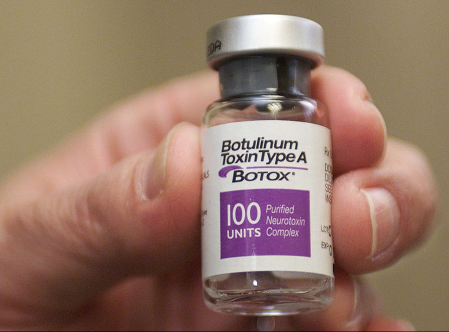 Aber: Botox darf nur von Ärztinnen und Ärzten gespritzt werden.