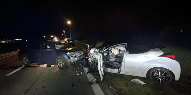 Frontalkollision Auw