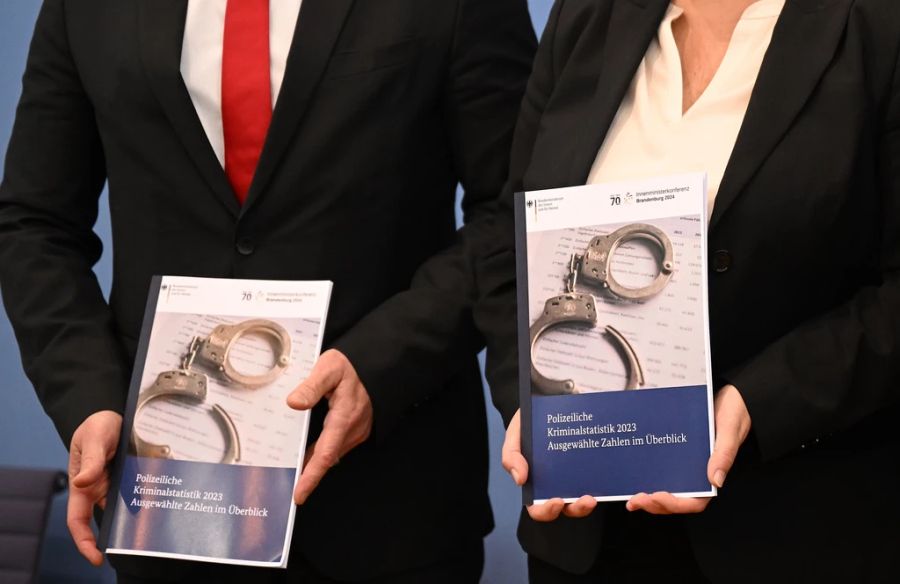 Deutschland versinkt in einer Welle der Kriminalität: Bundesweit wurden im vergangenen Jahr 5'641'768 Straftaten erfasst – was einen Anstieg um 4,4 Prozent bedeutet! (Symbolbild)