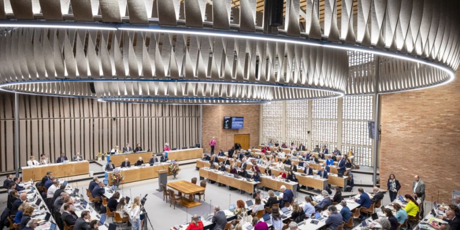 Im Kanton Zürich soll es eine Beschwerdestelle für die Mitarbeitenden aller Spitäler geben. (Symbolbild)