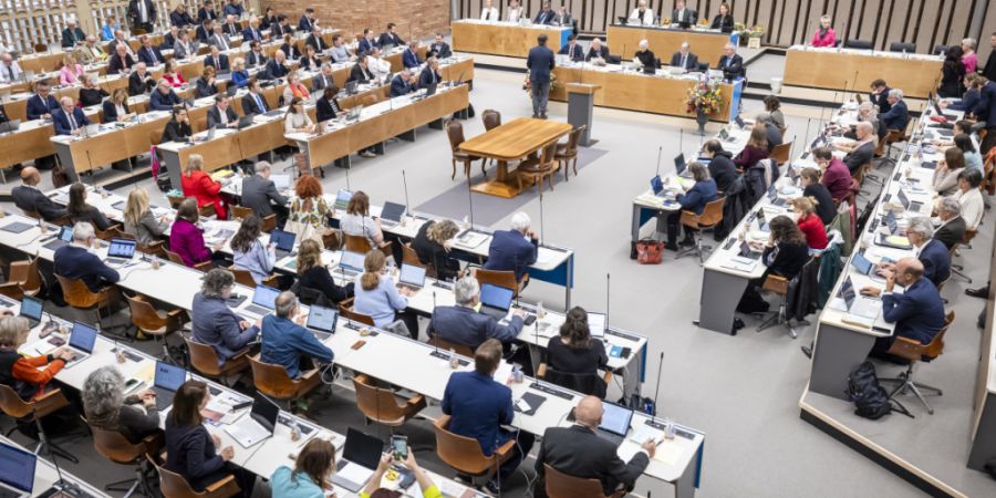 Der Zürcher Kantonsrat will der Polizei mehr Kompetenzen im digitalen Raum geben. (Symbolbild)