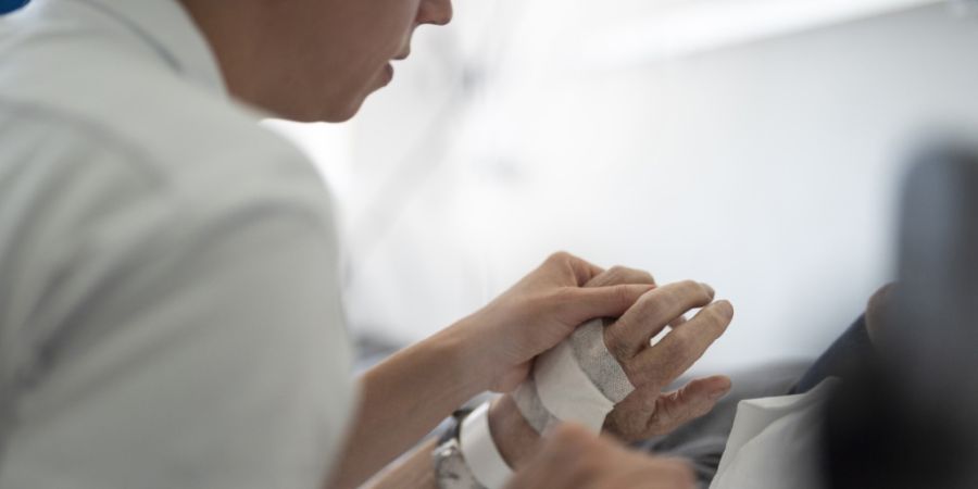 Der Kanton Bern hat eine Teilstrategie für den Bereich Palliativversorgung erarbeitet. (Symbolbild)