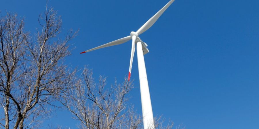 Die Zürcher Oberländer Gemeinden Hinwil und Hittnau wollten mit Regelungen auf Gemeindeebene den Bau von Windrädern erschweren. Das Baurekursgericht hat das nun für unzulässig erkl...