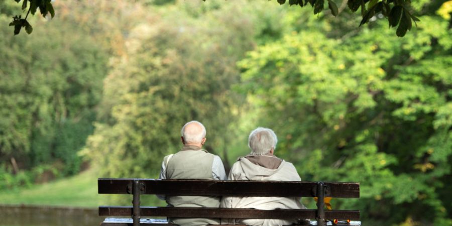 Im Kanton Bern werden in den kommenden Jahrzehnten immer mehr Rentnerinnen und Rentner leben. (Symbolbild)
