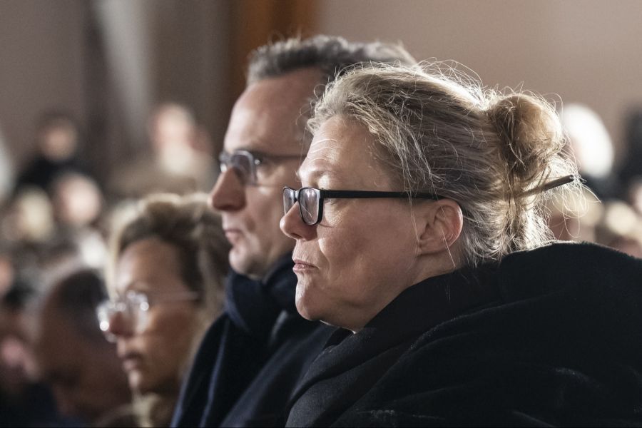 Pilloud werde ständig von Journalisten verfolgt, sagt sie.